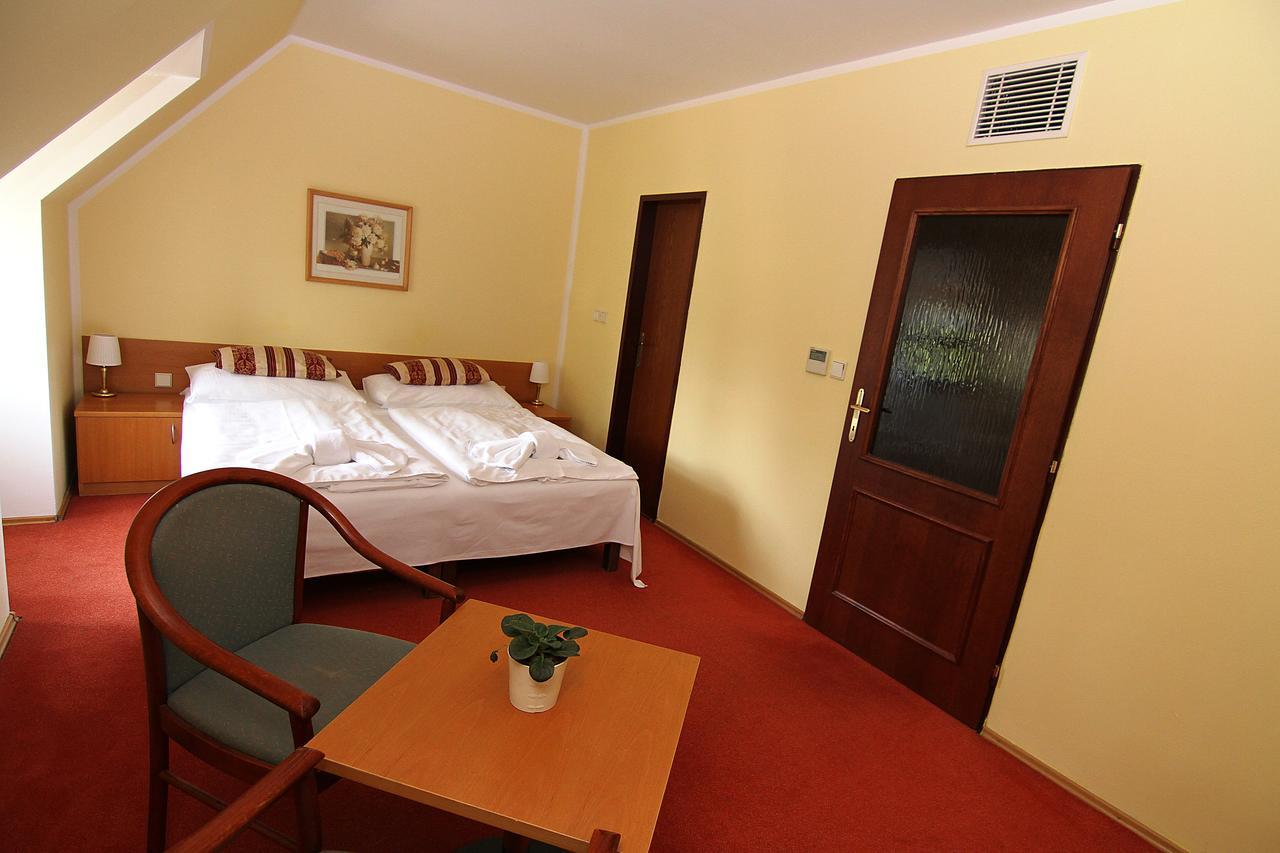 Hotel Zámek Havířov Exterior foto